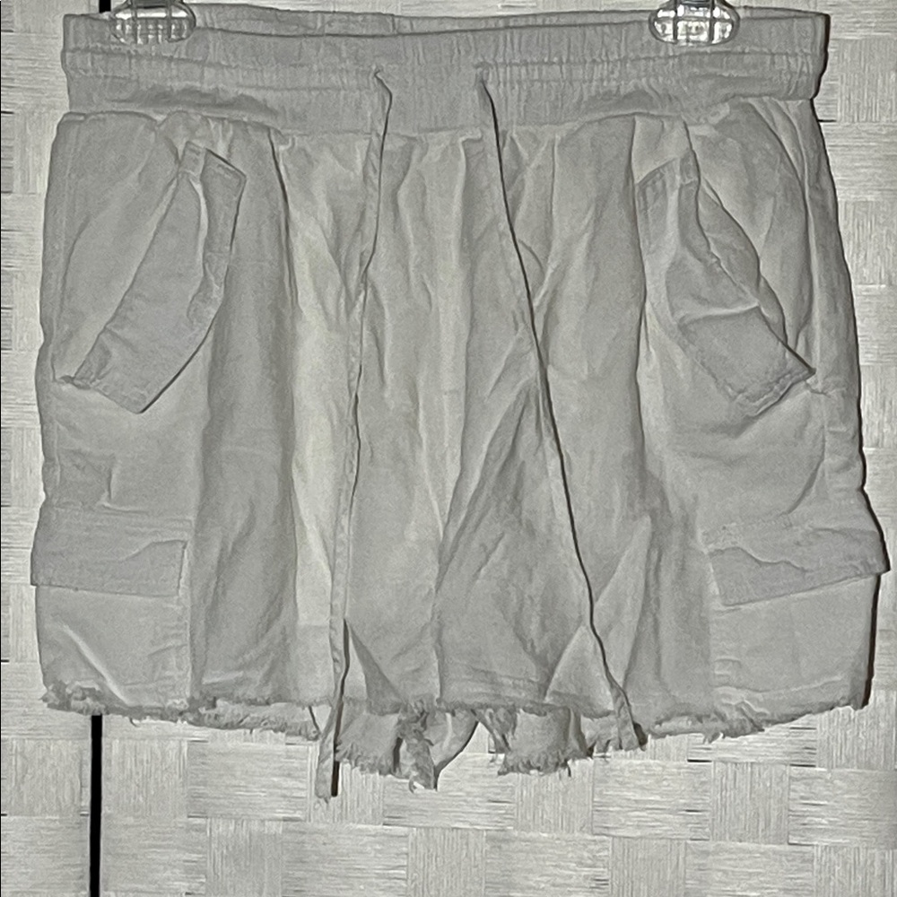 White Raw Hem Cargo Shorts Beach Vaca Resort Size M Elastic Waistband